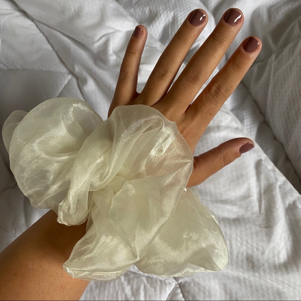 Large Organza Cream Coloured Hair Tie